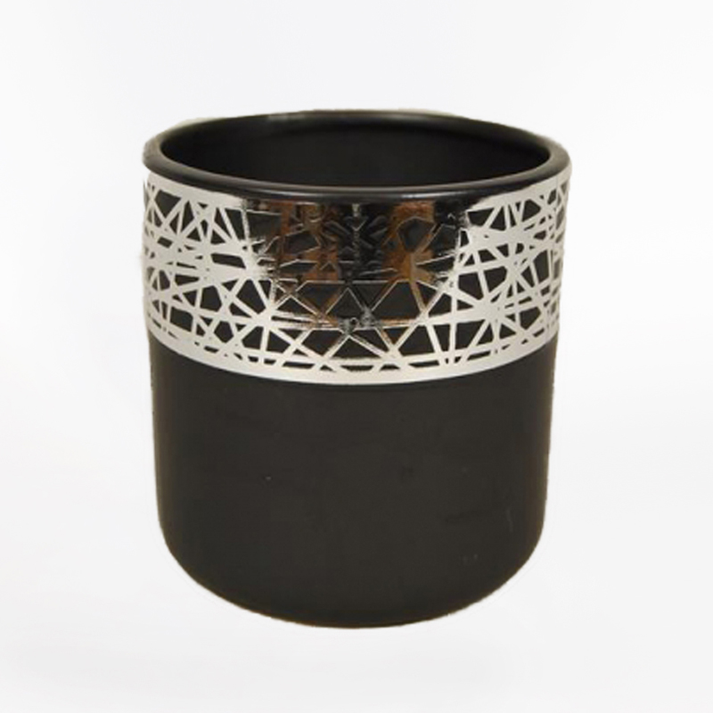 Vaso Cer&acirc;mico Preto com ornamento a cor Prata&nbsp;