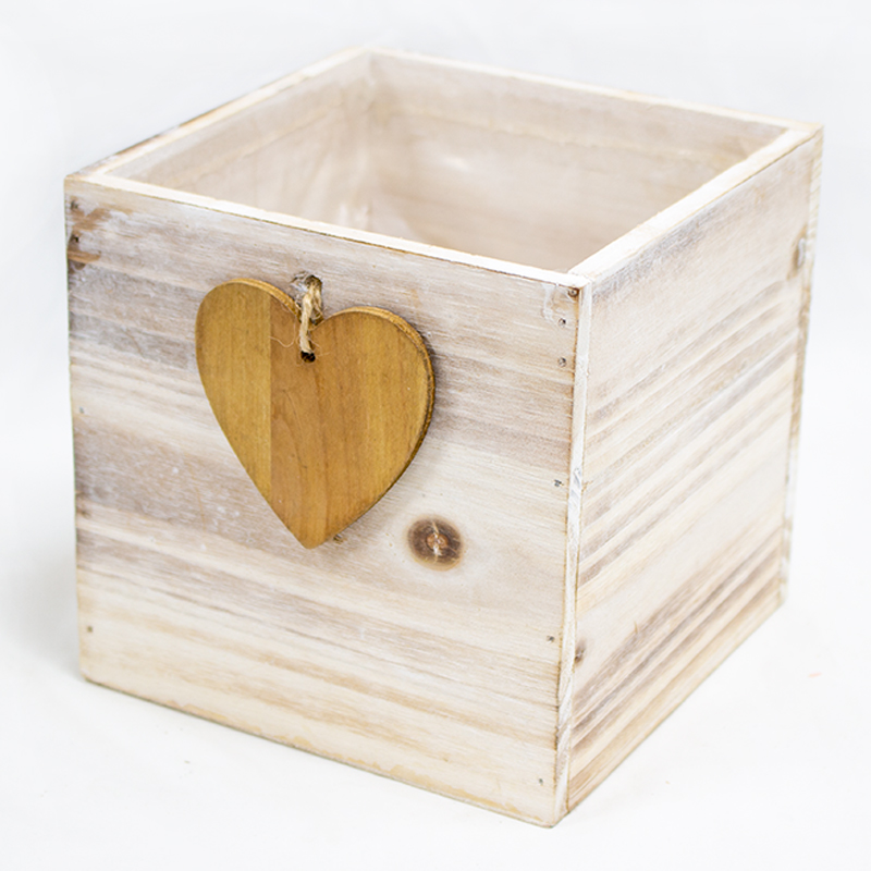 Base de Madeira com Coração 15 x 15cm Branca