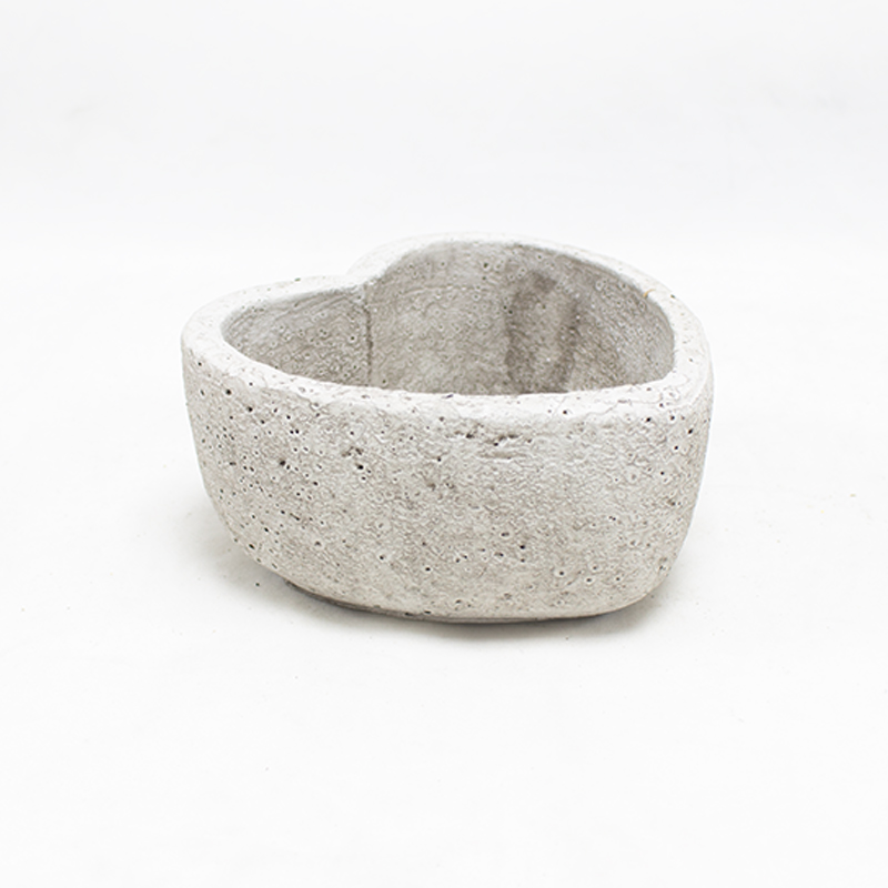 Base Cimento Coração 13x13x6.5cm ( Un)