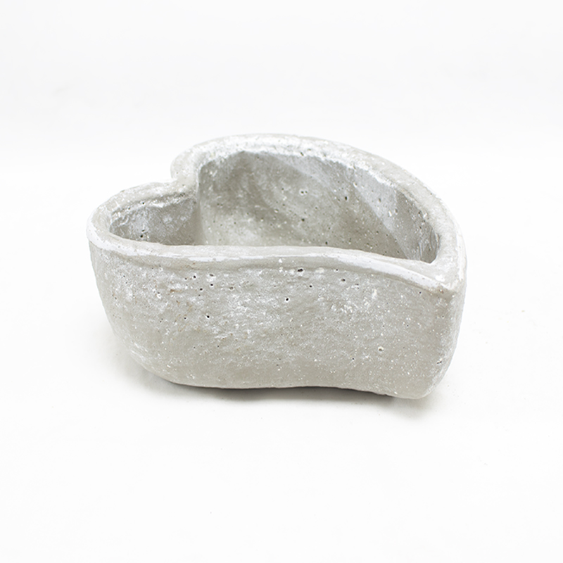 Base Cimento Coração 19x15x8cm ( Un)