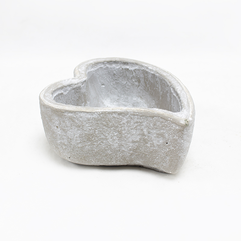 Base Cimento Coração 16x13x7cm ( Un)