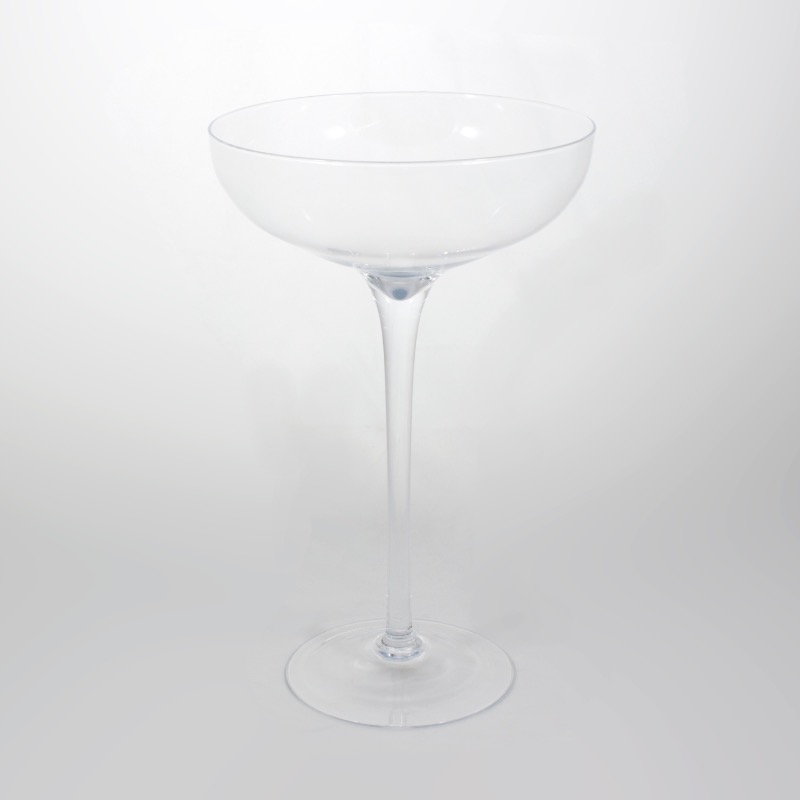 Taça de vidro com pé alto - Footed bowl