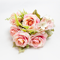 Bouquet de Rosas (x7) 33cm Rosa (Un)