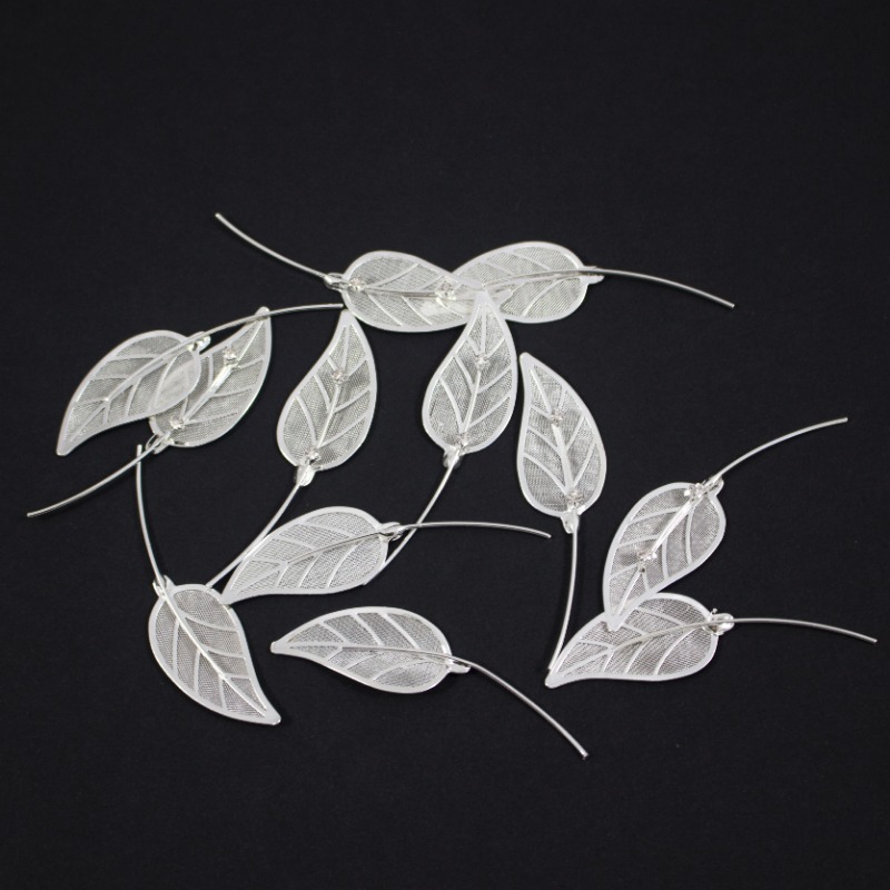 Folhas Prateadas com 4cm