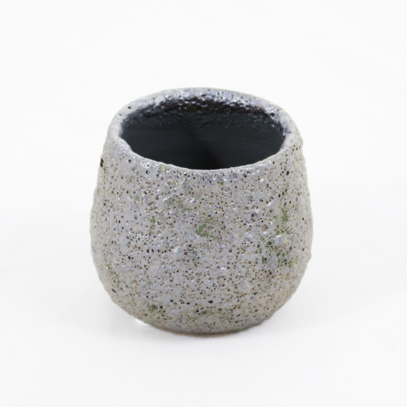 Vaso réplica de basalto