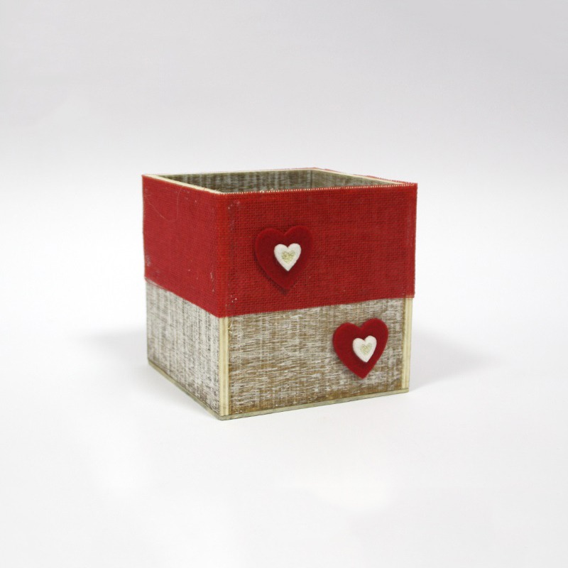 Vaso de madeira  com Corações