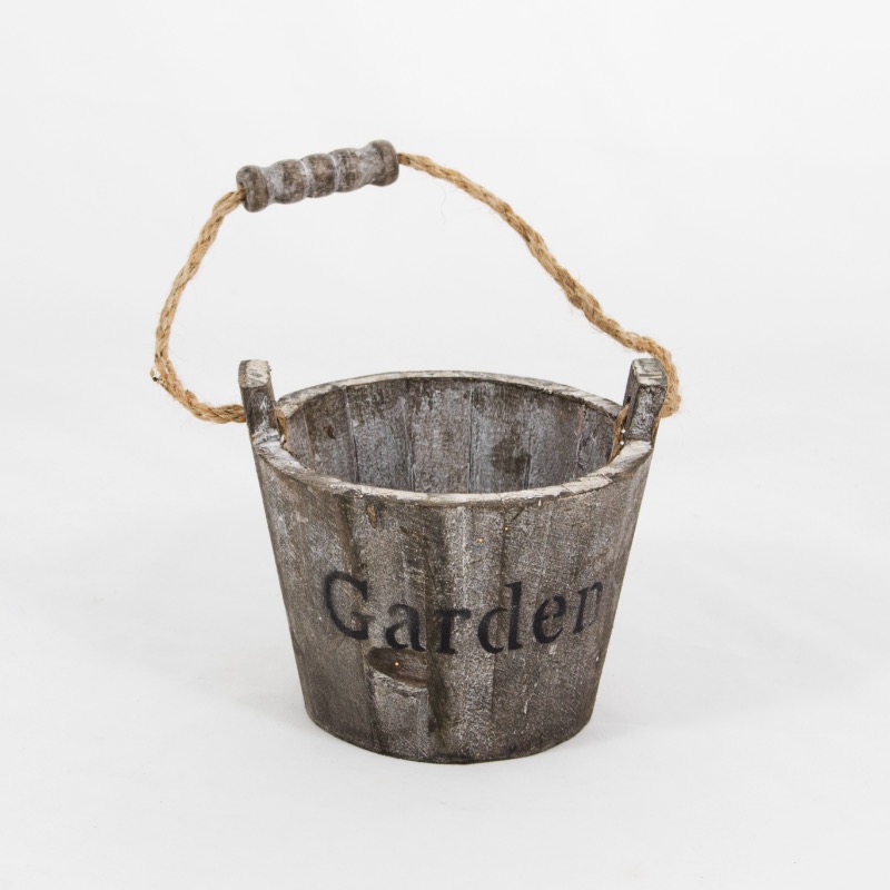 Vaso em Madeira com asas em rafia