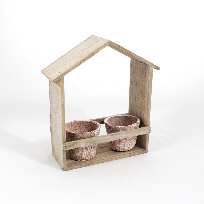 Casinha de Madeira com 2 vasos