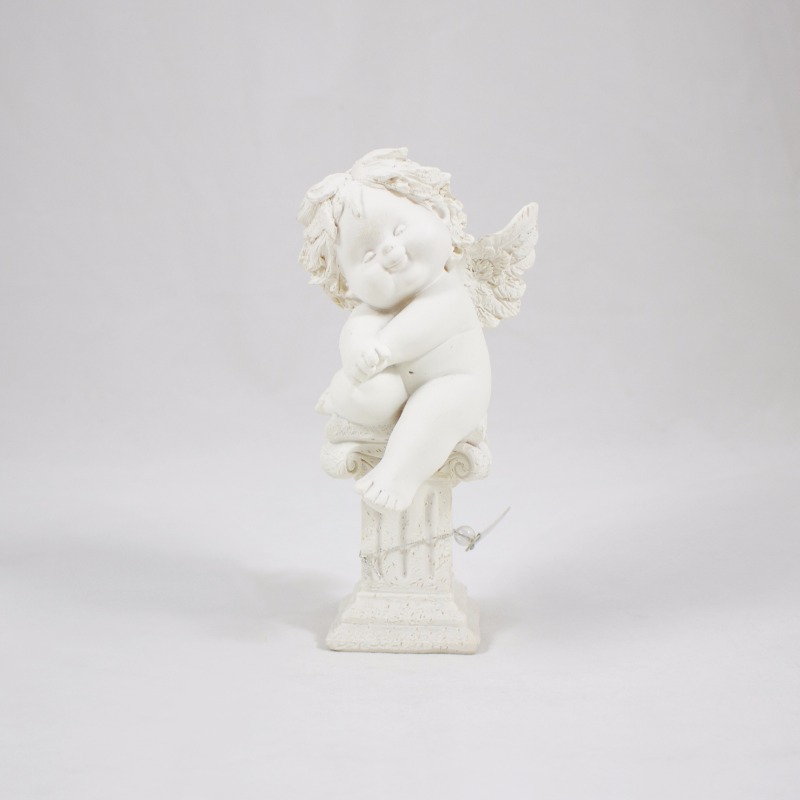 Anjo Igor sentado no pilar  - A