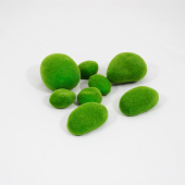 Pedras com musgo artificial