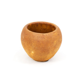 Vaso de cimento com textura de ferrugem