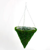 Cesto cónico suspenso decorado com musgo