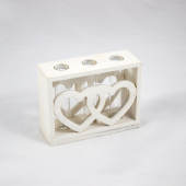 Suporte de madeira com corações e 3 tubos