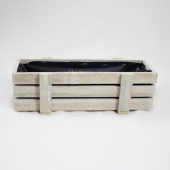 Jardineira de madeira em cor castanha