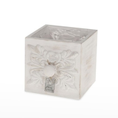 Gaveta de Madeira Branca com adornos