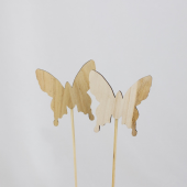 4 un · Borboletas em madeira