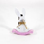 Coelho de madeira com baloiço