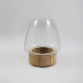 Vaso de vidro com base em madeira